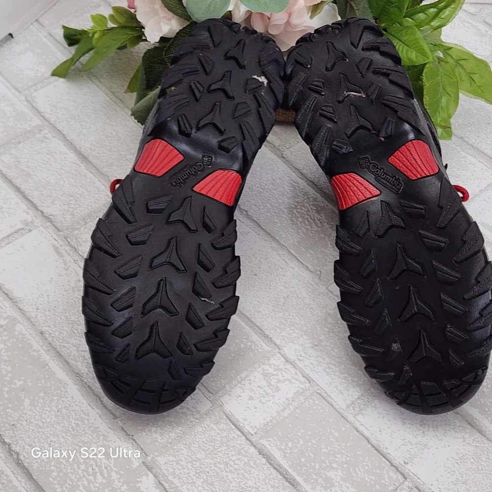 Columbia Black Boots with Red Laces - Picture 5 of 6